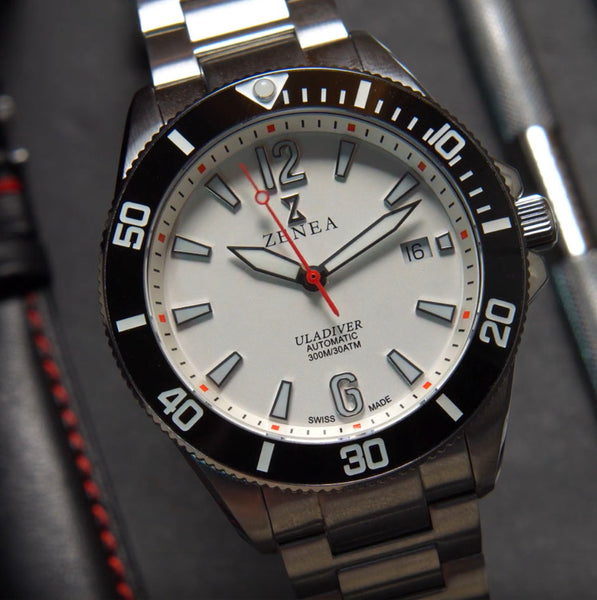 O Canada! | This is CRAZY...1st EVER Macro Unboxing of the ZENEA ULA Diver Swiss Made Watch 🇨🇦 - YouTube